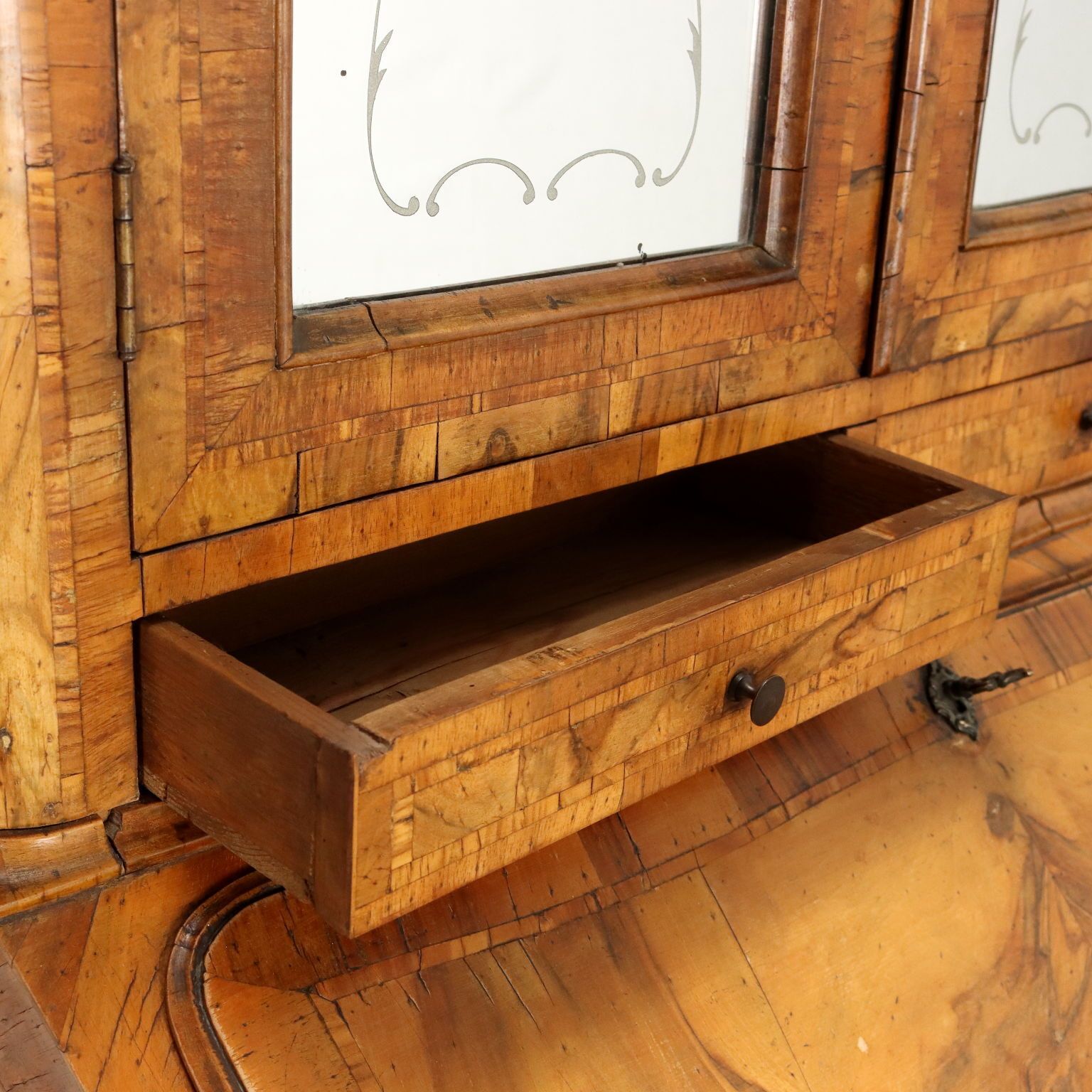 photo for sale Chest Of Drawers Baroque Style Walnut Italy XX Century
