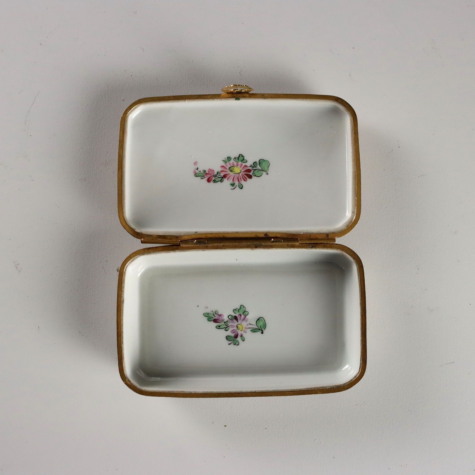 Antique Porcelain Box Edmé Samson Paris France XIX Century photo vinterior