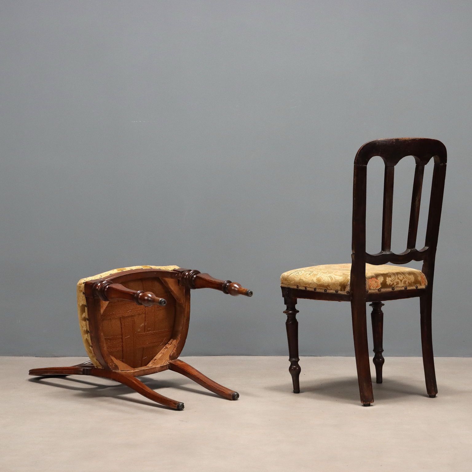 photo furniture Antique Chairs Walnut Padded Seat Italy Late XIX Century