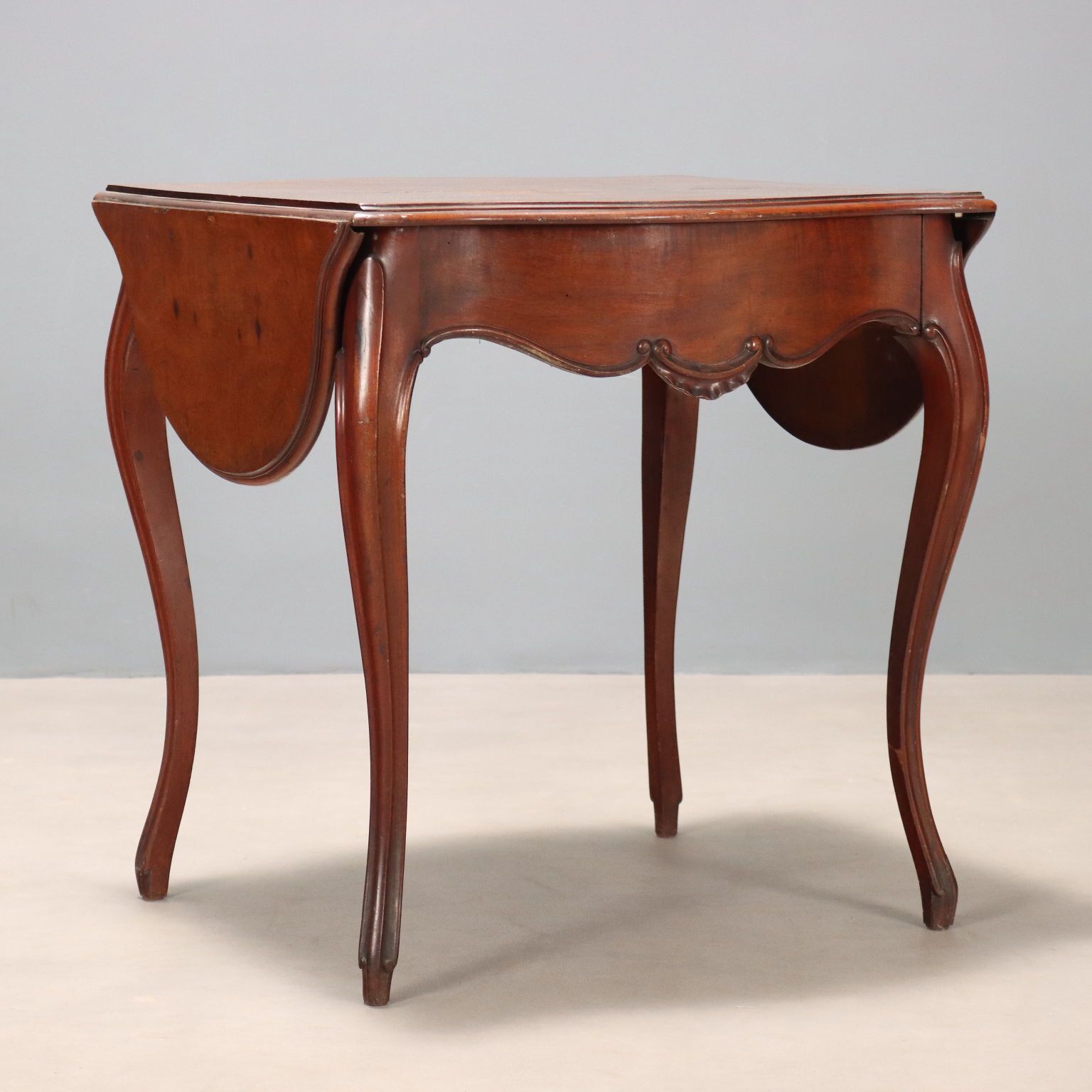 670.0 Antique Table Louis Philippe Mahogany France XIX Century photo
