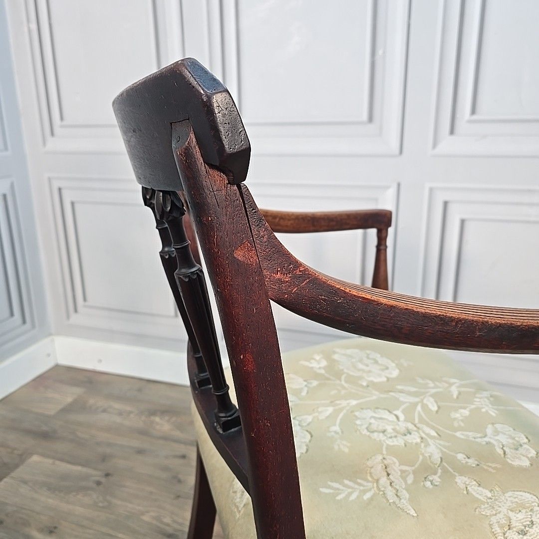 photo vintage Antique Mahogany Armchair Georgian Revival Desk Chair Carver Elbow Seat