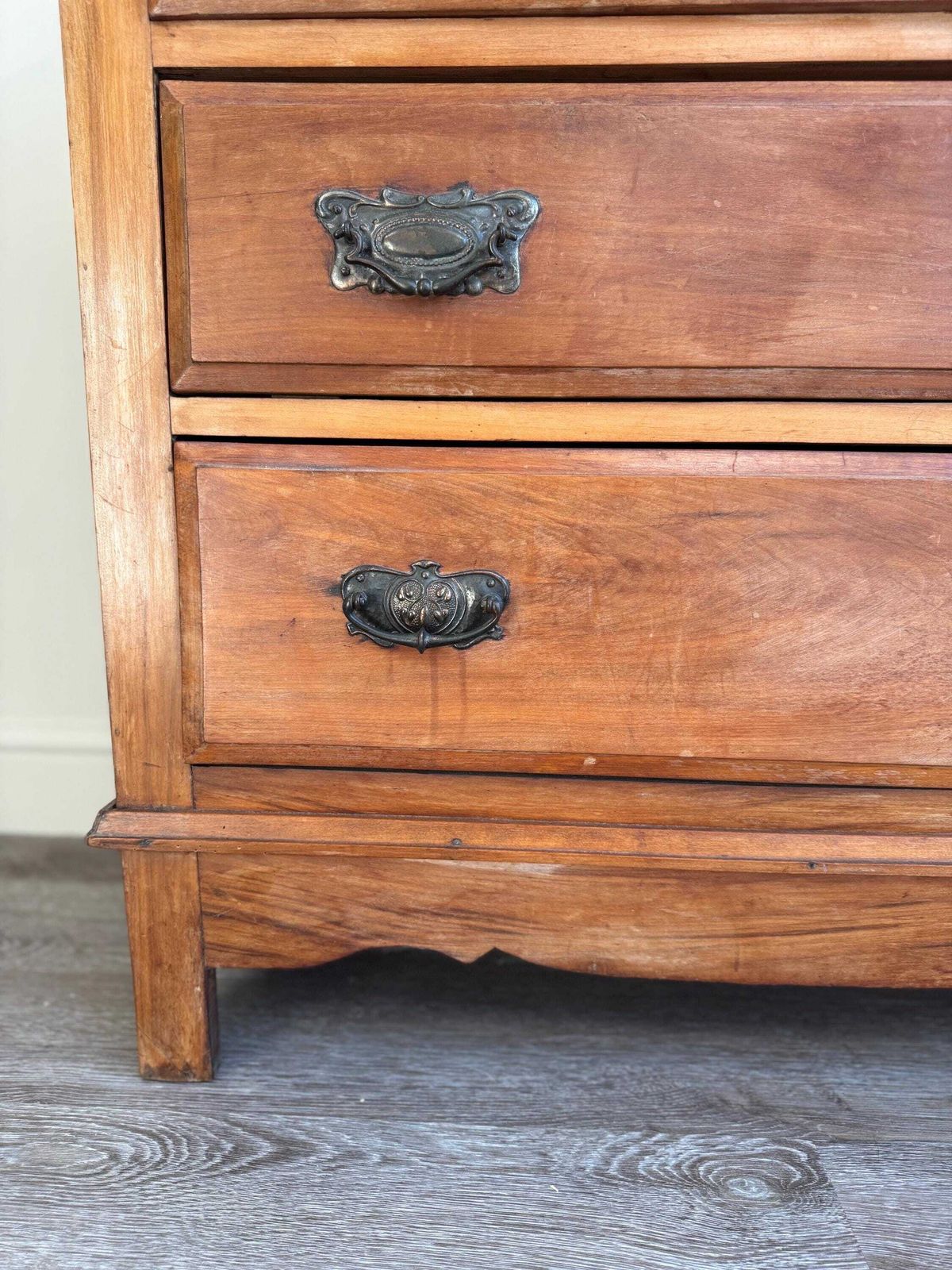 Furniture Solid Wood Antique Vintage Chest Of Drawers With Metal Handles Three Dovetail Drawers photo