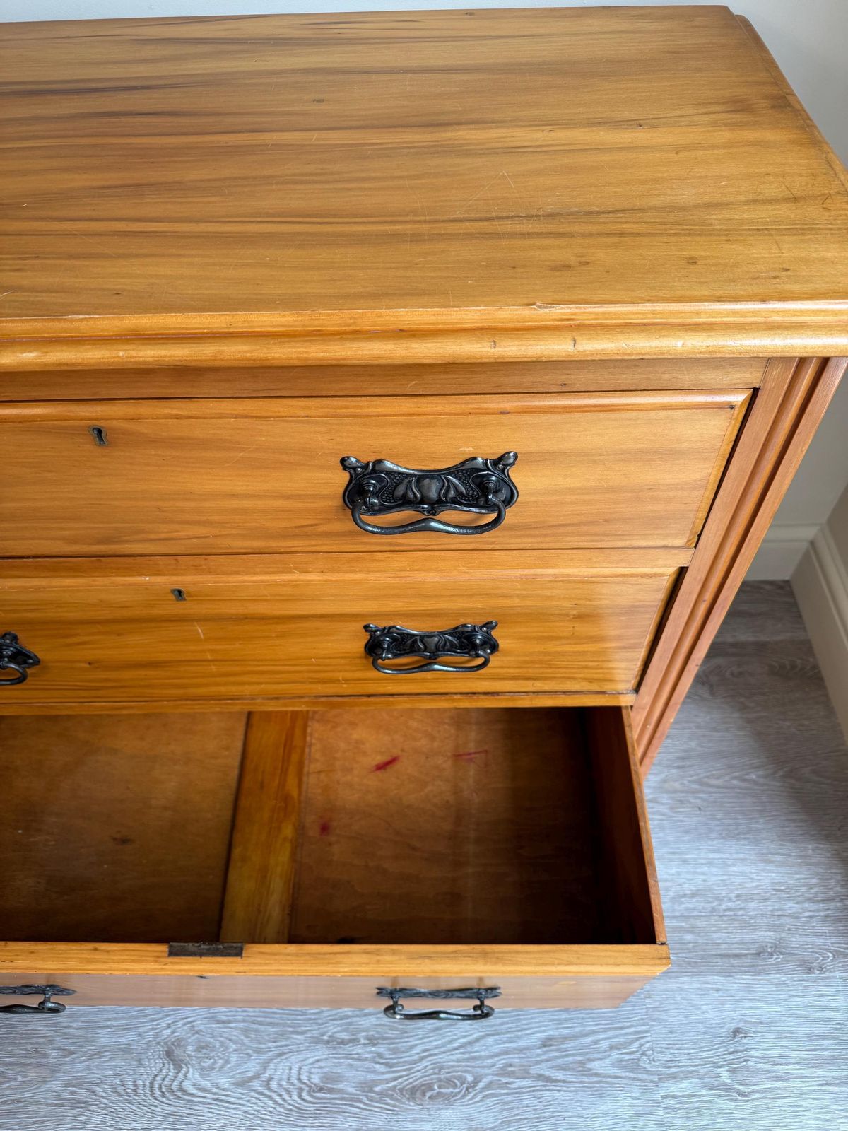 photo furniture Solid Wood Vintage Chest Of Drawers With Original Metal Handles Three Dovetail Drawers