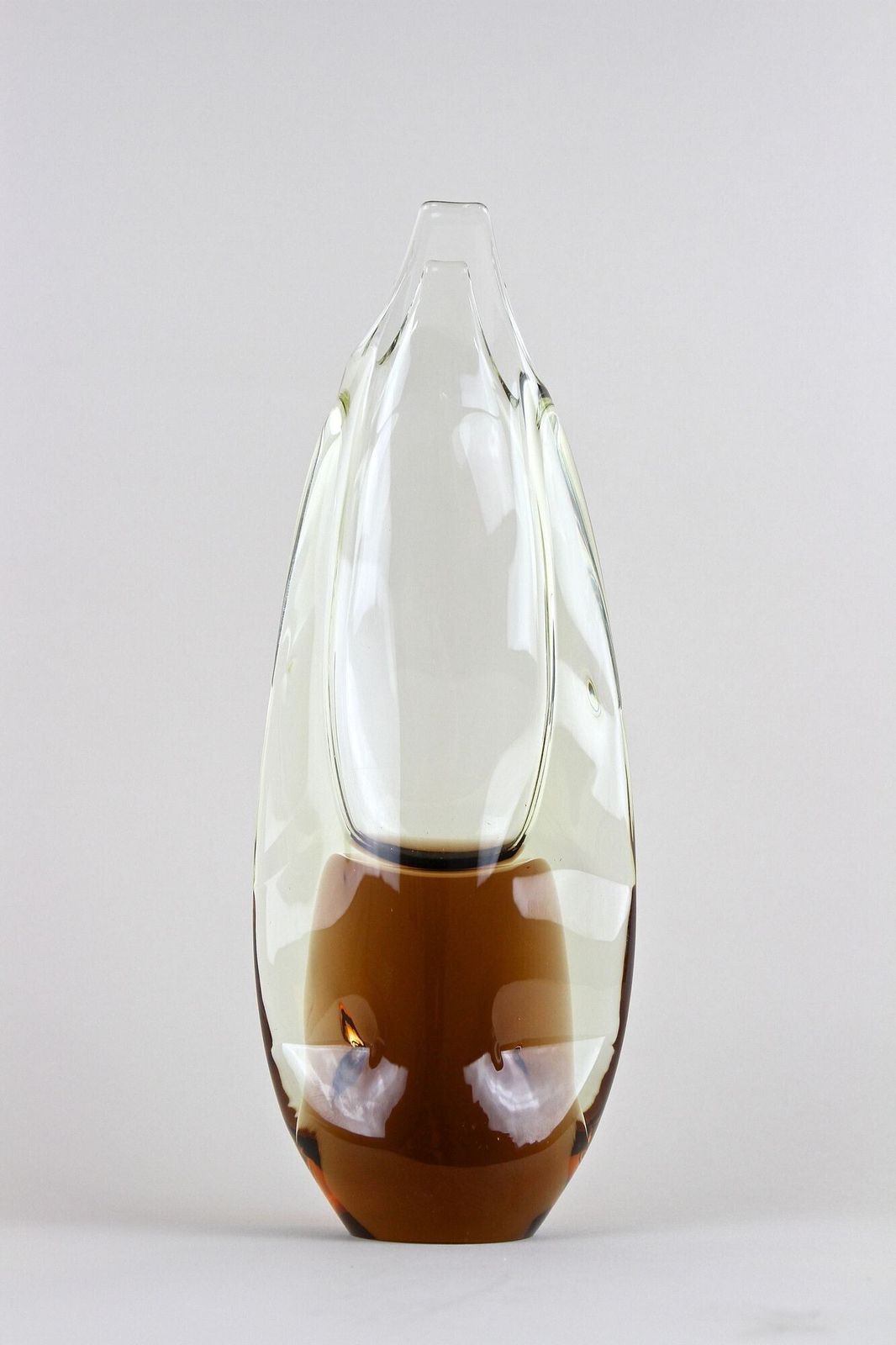 20th Century Murano Glass Vase   Amber/ Brown, Italy Ca. 1960 photo vinterior