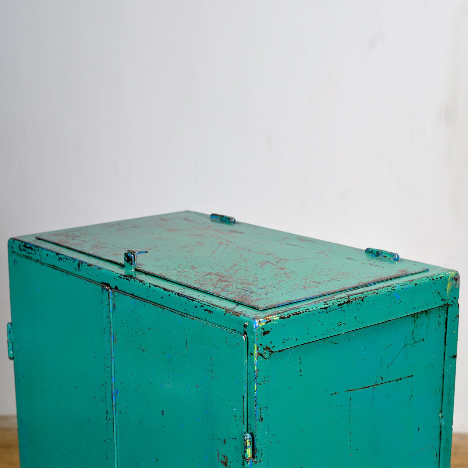 photo vinterior Iron Industrial Cabinet, 1970s