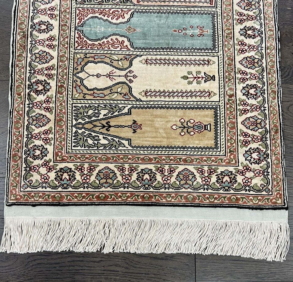 Turkish Saph Prayer Rug, 70 × 50 Cm (Circa 1940s–1950s) photo Textiles