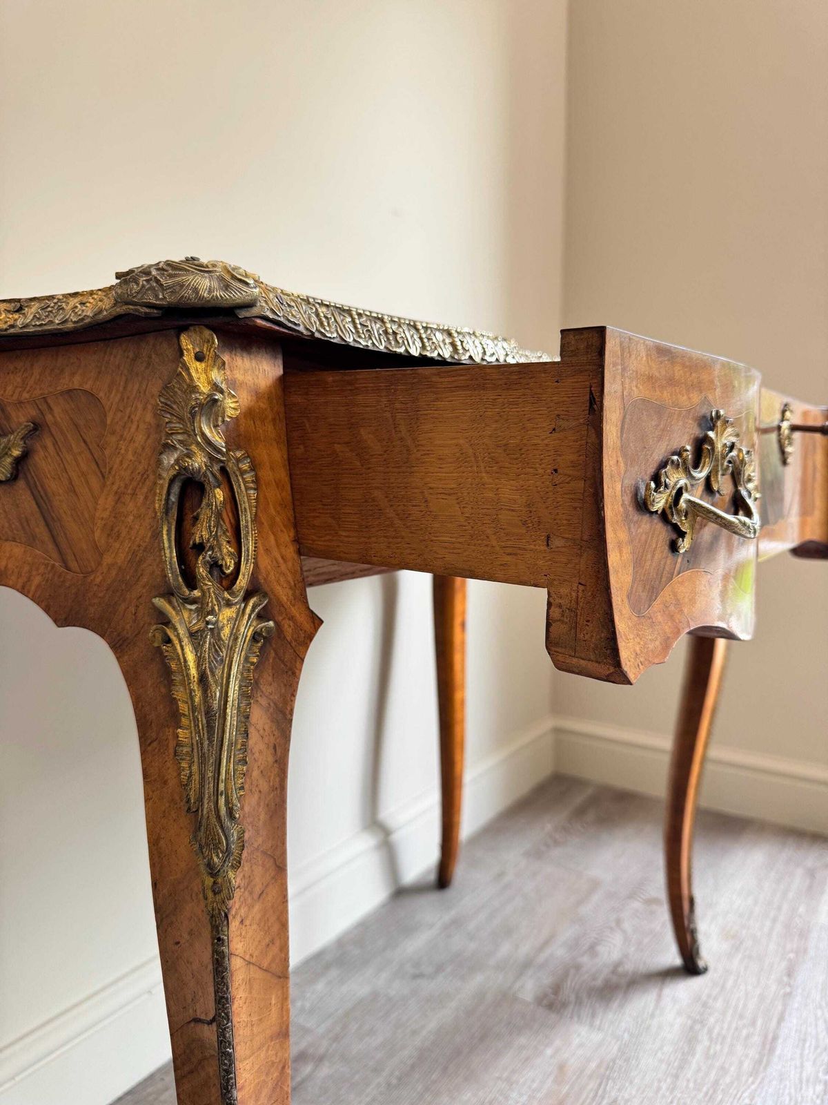 Antique French Louis XV Style Burl Walnut Hallway Console Table Gilt photo vinterior