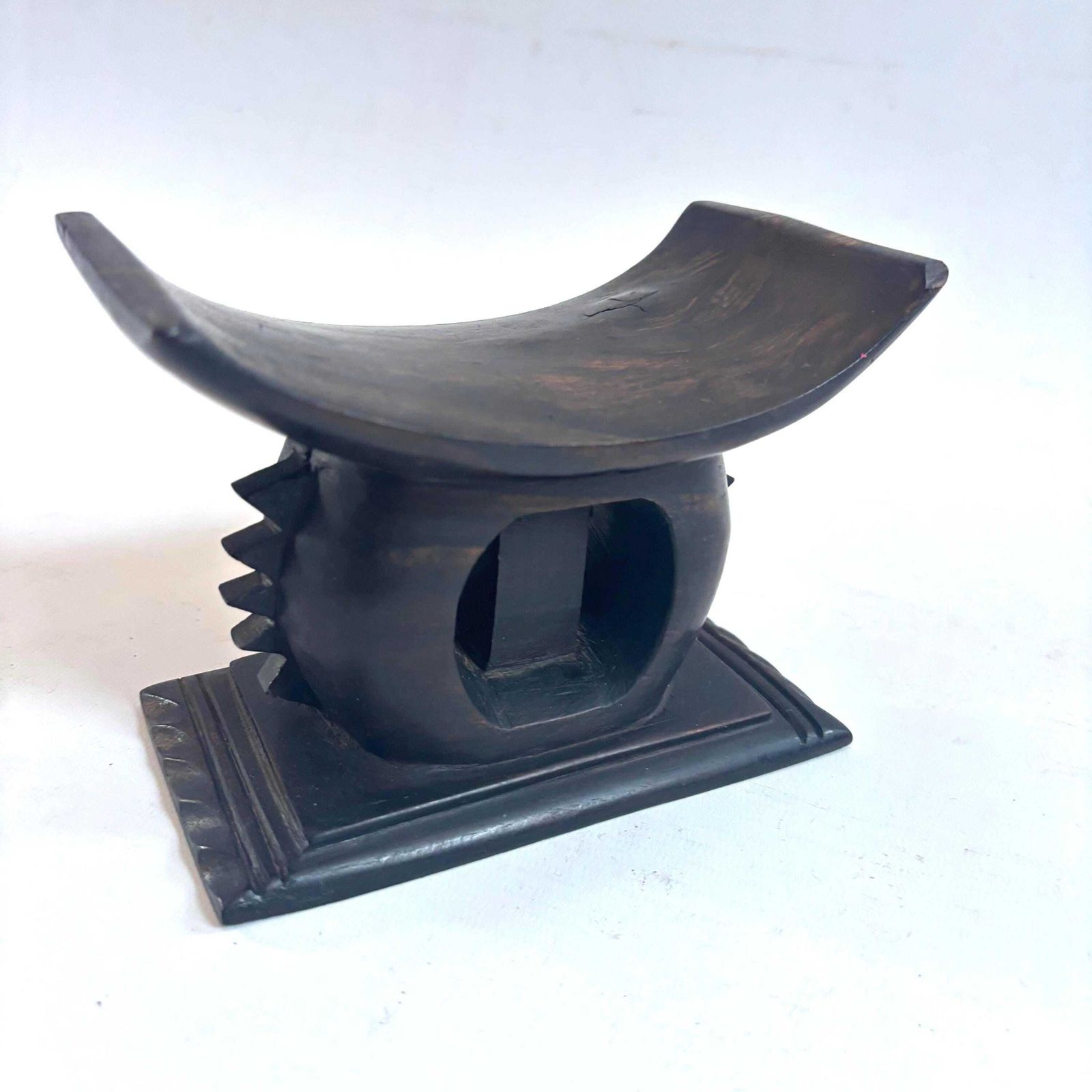 photo vinterior Rare Mid Century Hand Carved Ashanti Polished Hardwood Headrest – African Tribal Masterpiece 1930