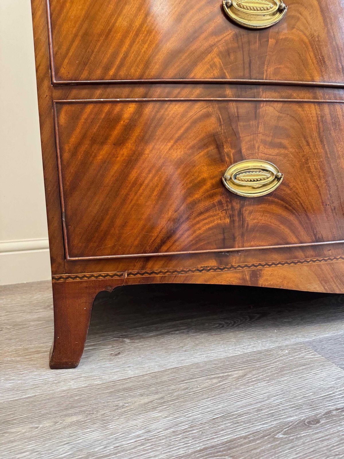 photo vintage Antique Georgian Bow Fronted Solid Wood Extra Large Chest Of Drawers