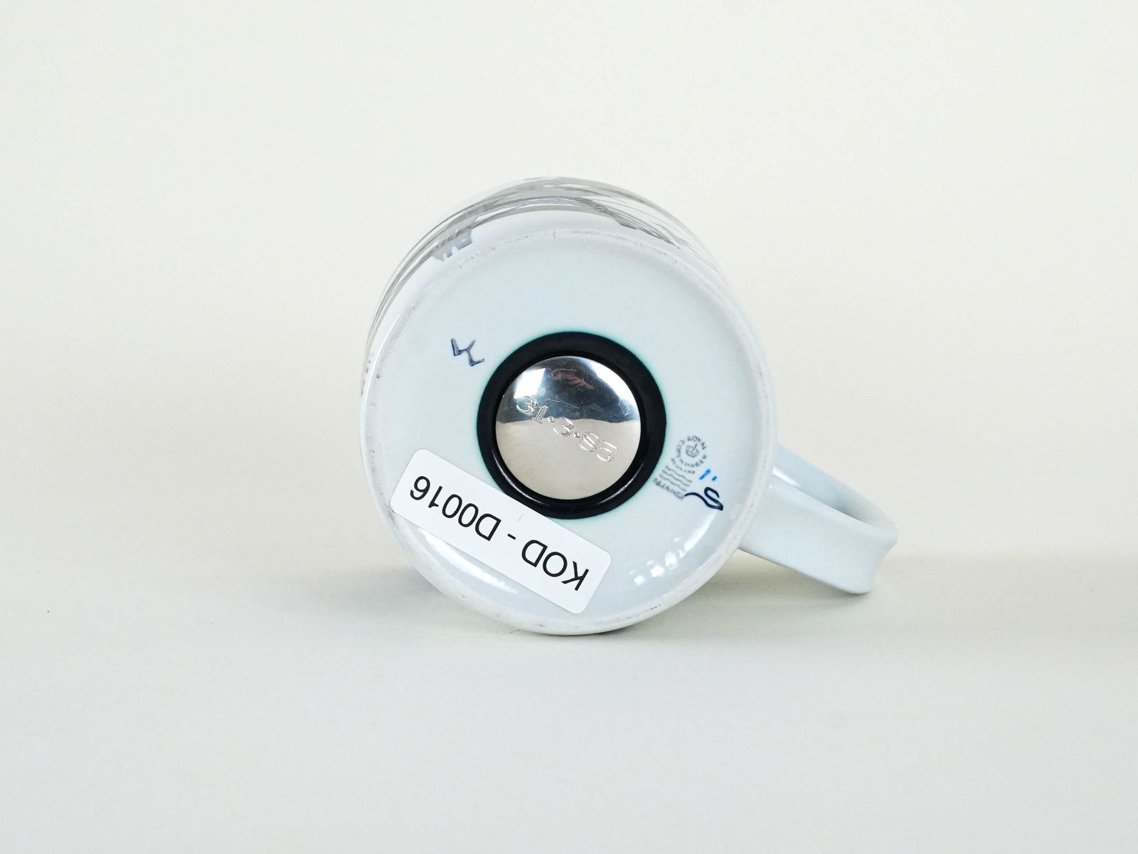 Porcelain Mug, Danish Design, 1985, Designer: Mogens Andersen, Manufacturer: Royal Copenhagen photo vinterior