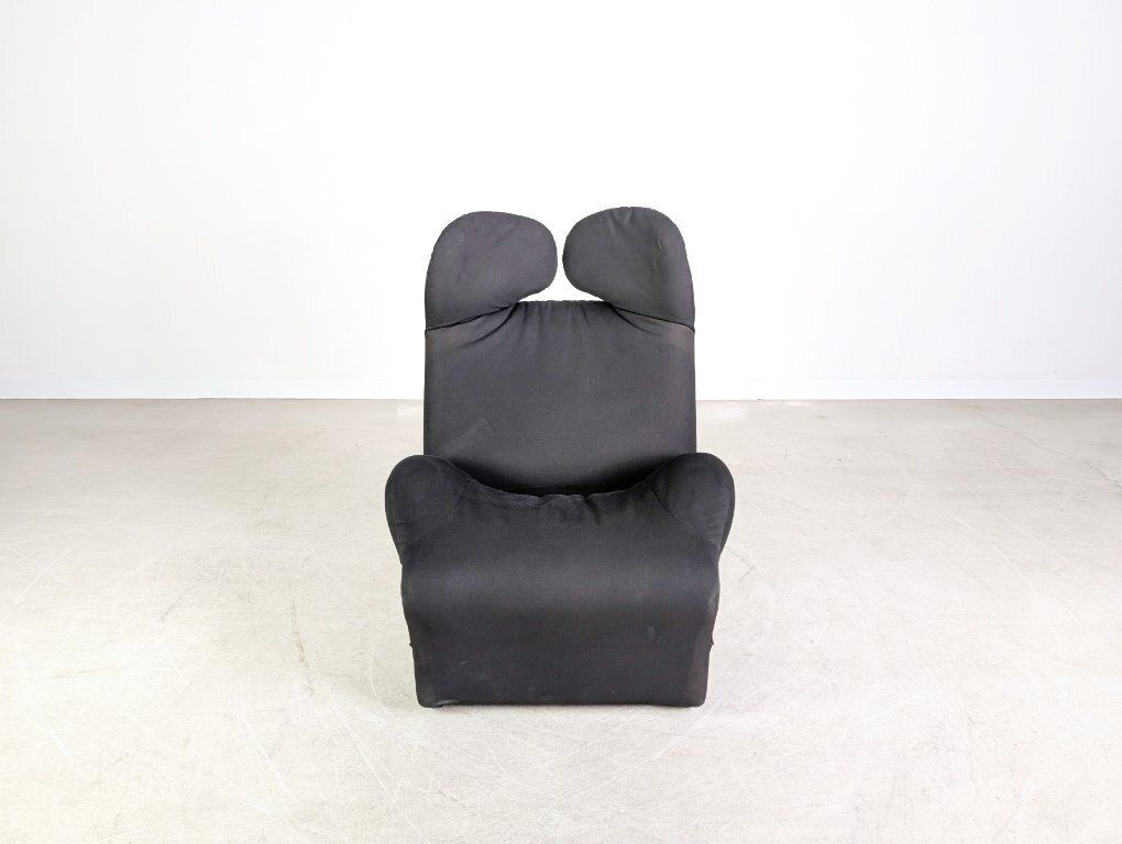 Original Cassina Wink Chair Toshiyuki Kita Black Fabric photo furniture