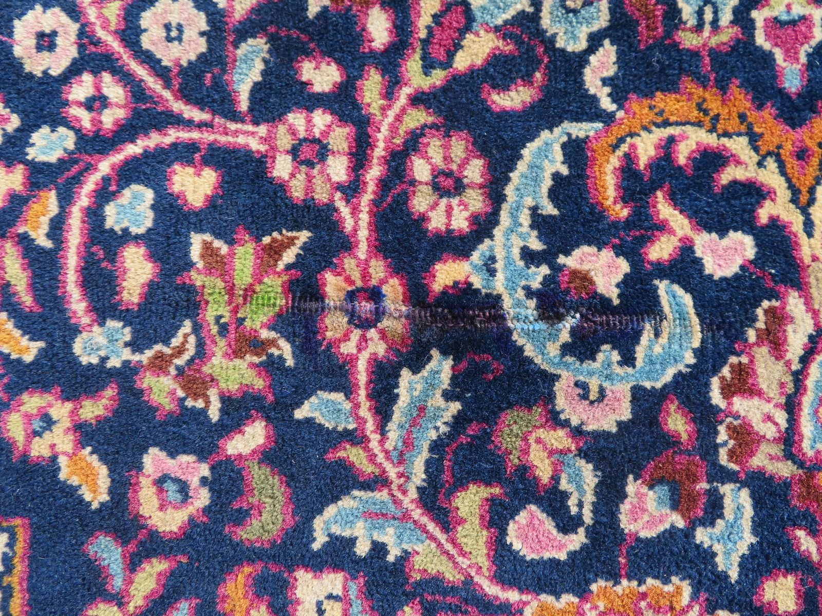 Antique Indian "Kashan" Rug. 161cm X 98cm. photo vinterior