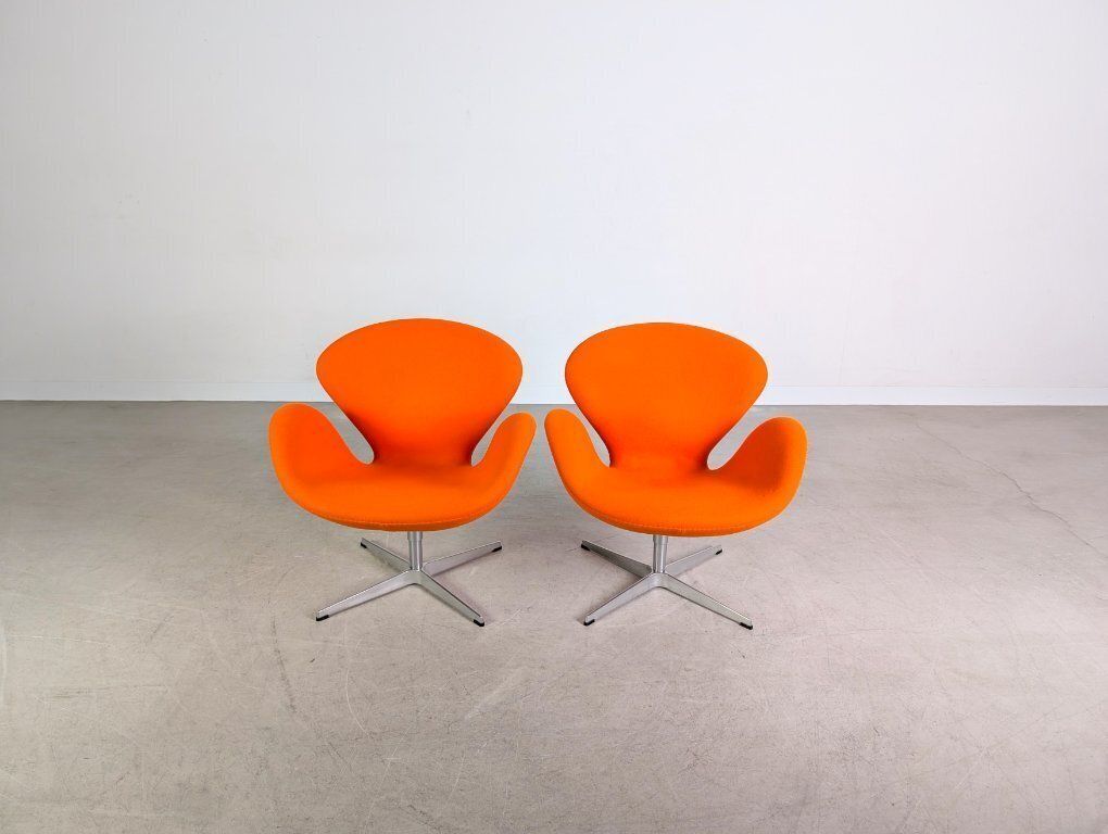 2x Original Fritz Hansen Swan Chair Arne Jacobsen Fabric Orange photo furniture