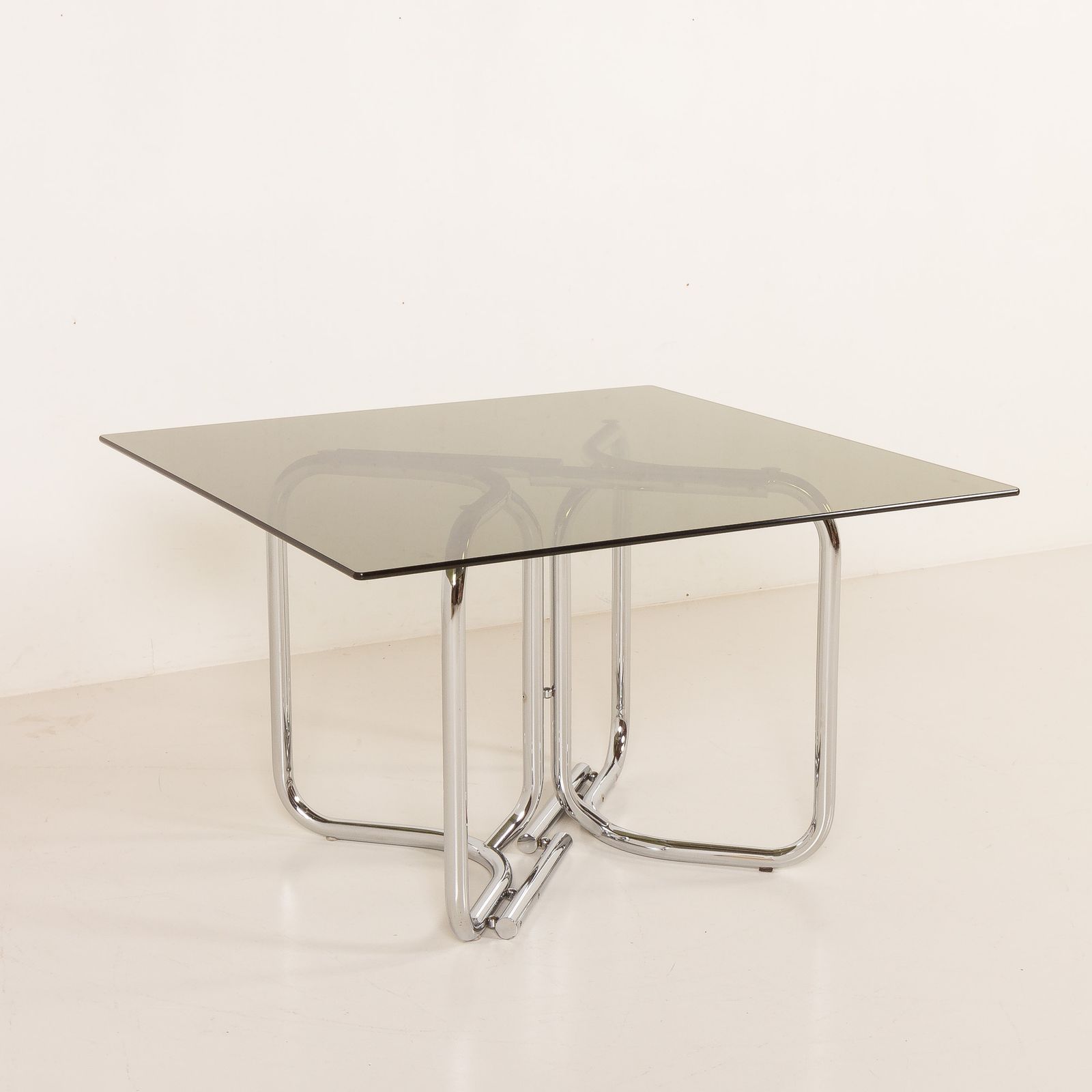 Italian Space Age Dining Table With 4 Chairs Atrr. To Giotto Stoppino, 1970s photo vintage