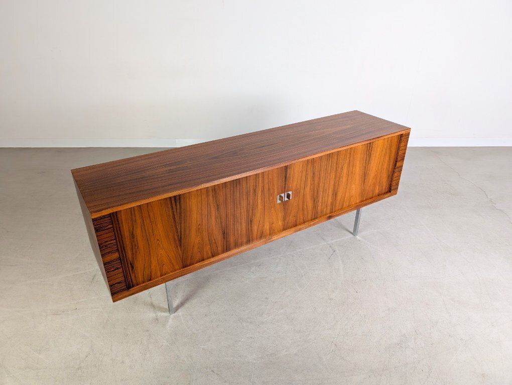 photo furniture Hans J. Wegner Rosewood Sideboard Ry 25 Møbler President 1960