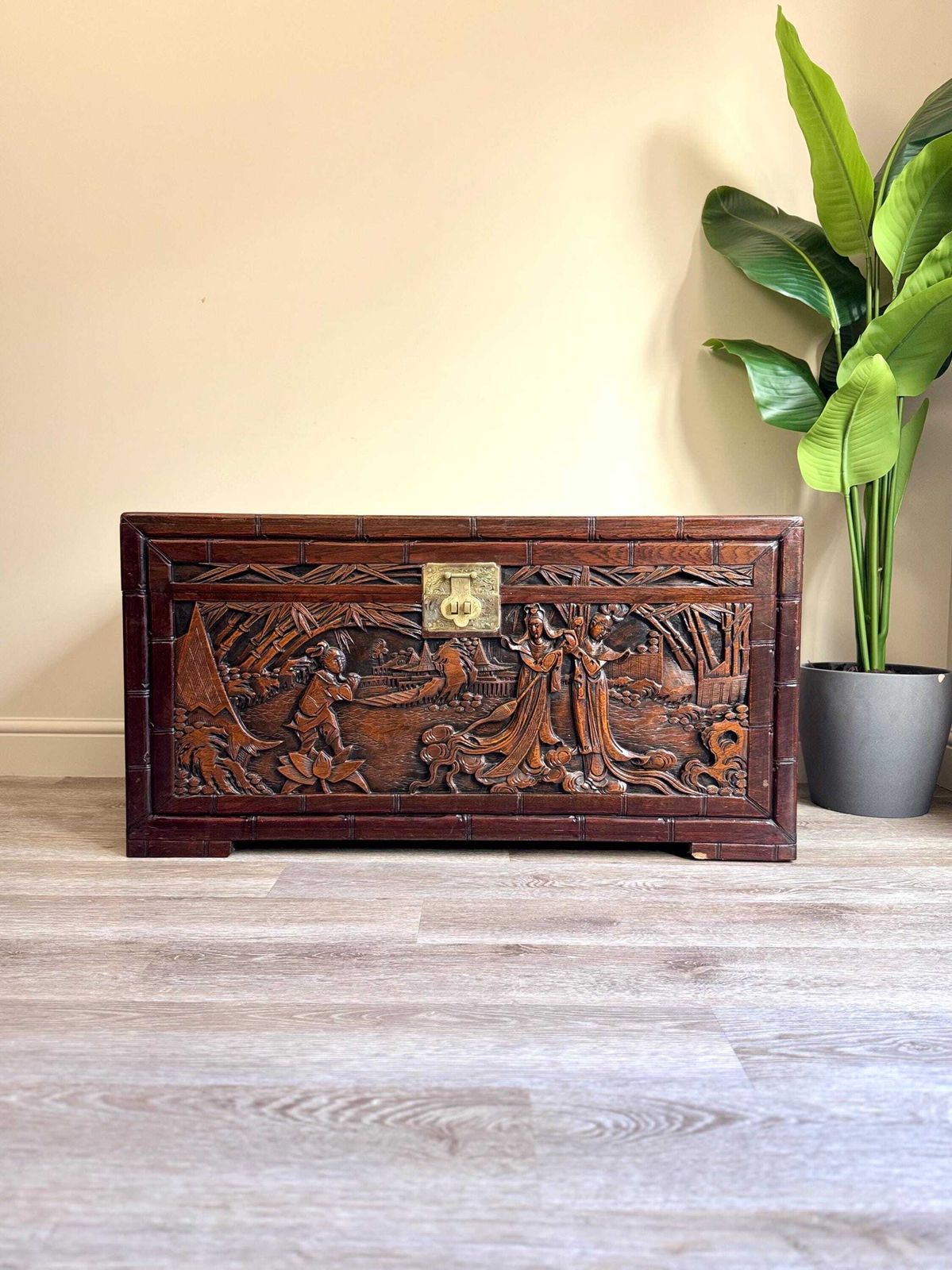 Vintage Chinese Carved Oak Dark Wood Blanket Box Chest Coffer Camphor Chest.