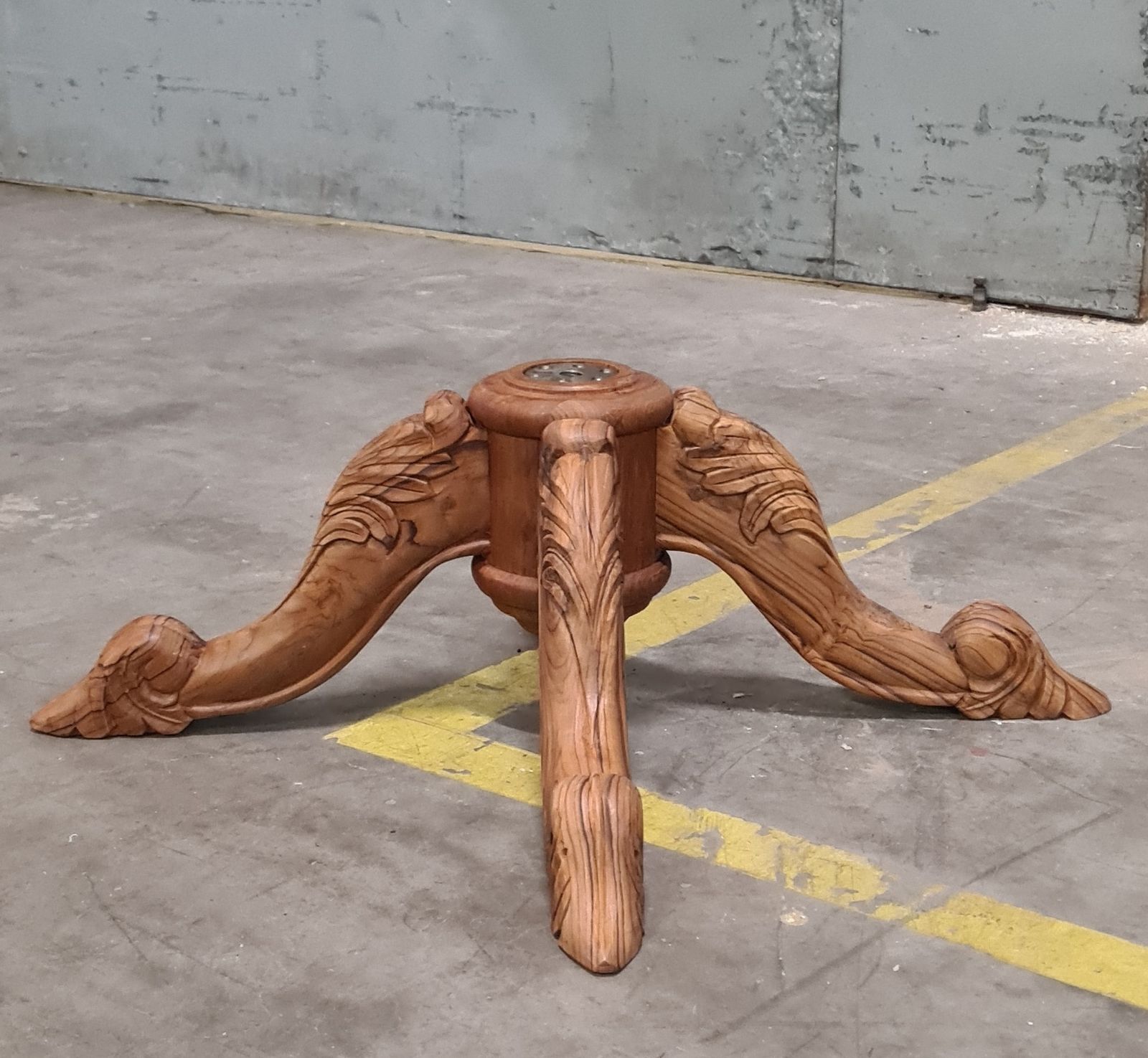 Round Reclaimed Teak Plantation Style Pedestal Dining Table | 150 Cm photo vinterior