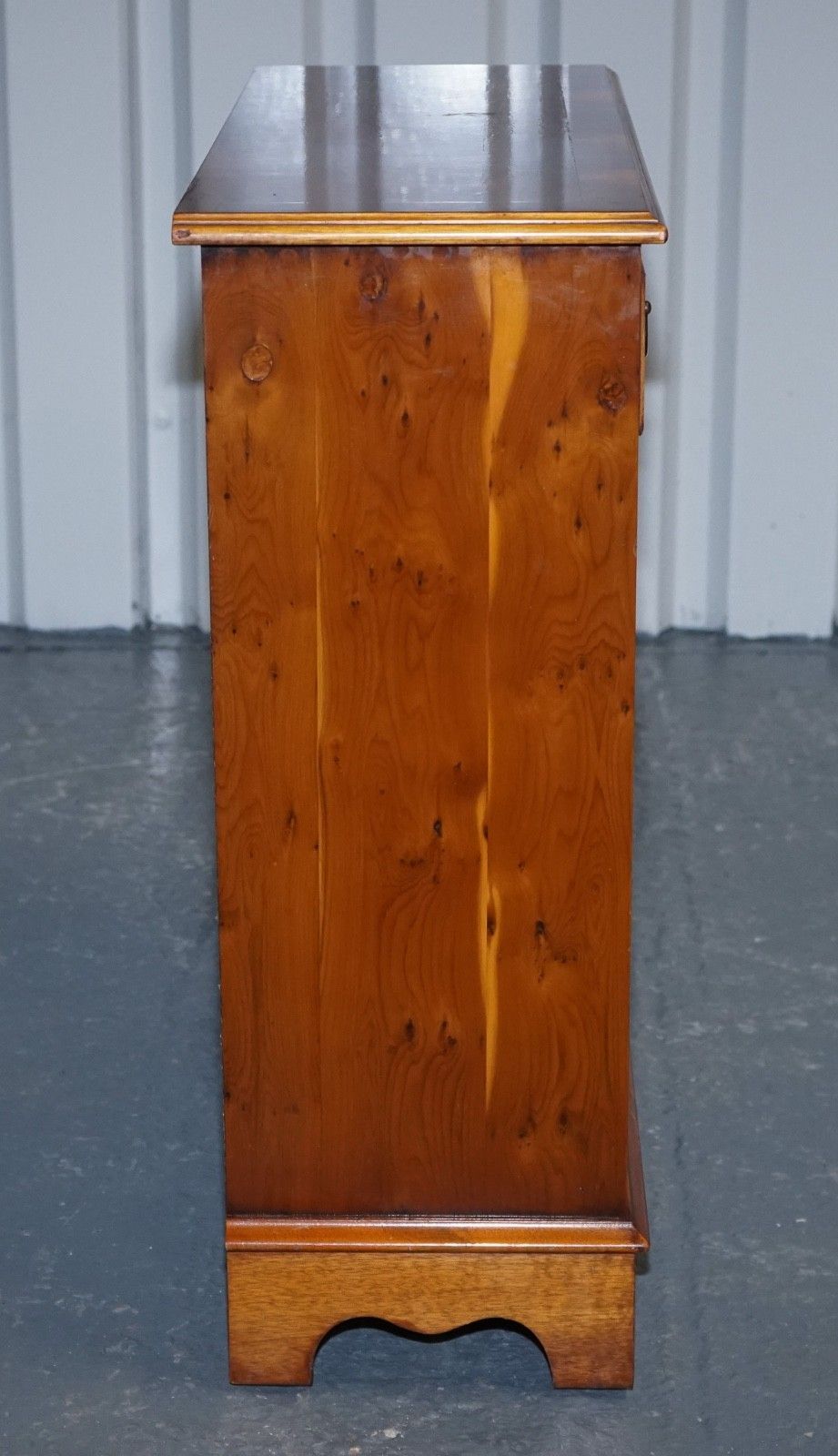 photo vintage Vintage Burr Yew Wood Open Dwarf Library Bookcase With Two Drawers & Shelf