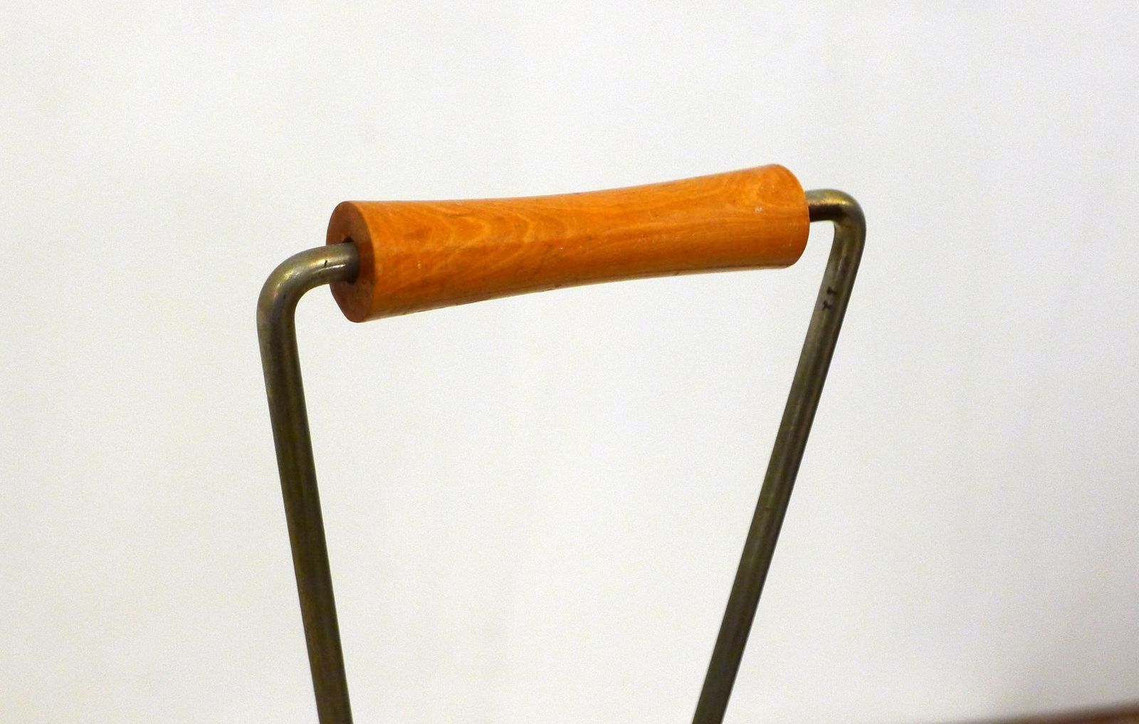 Mid Century Modern Magazine Rack In Gilt Metal And Wooden Handle, 1950s photo buy
