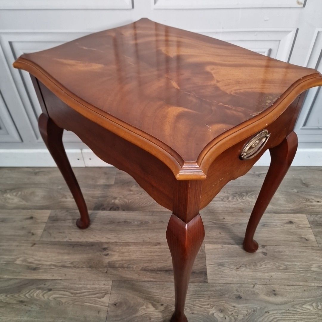 photo vinterior Vintage Side End Table Antique Queen Anne Style Mahogany Cabroile Legs Retro