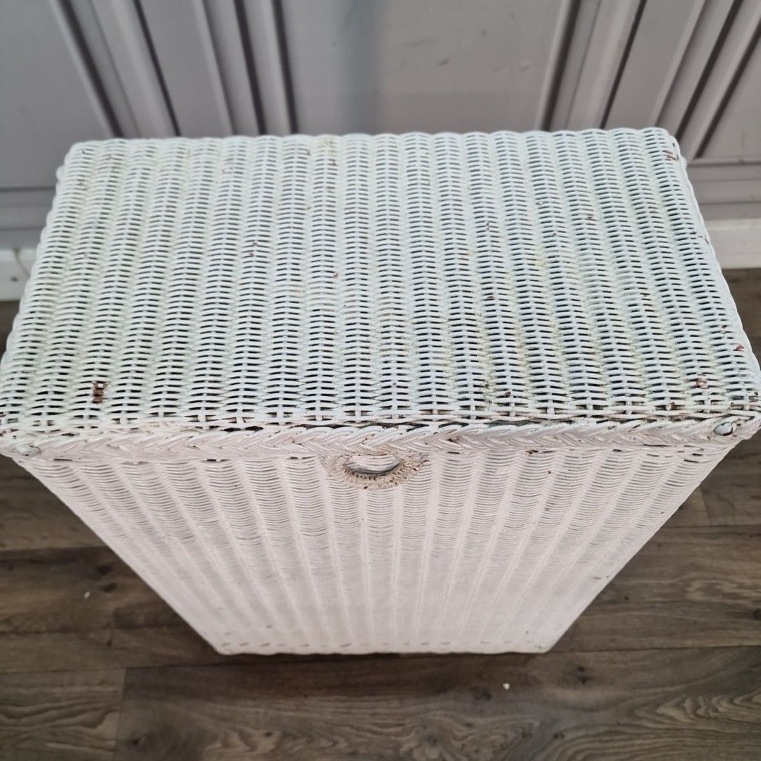 Vintage Loom Laundry Basket White Wicker Style Ottoman Bedroom Storage Retro Mcm photo Home Decor