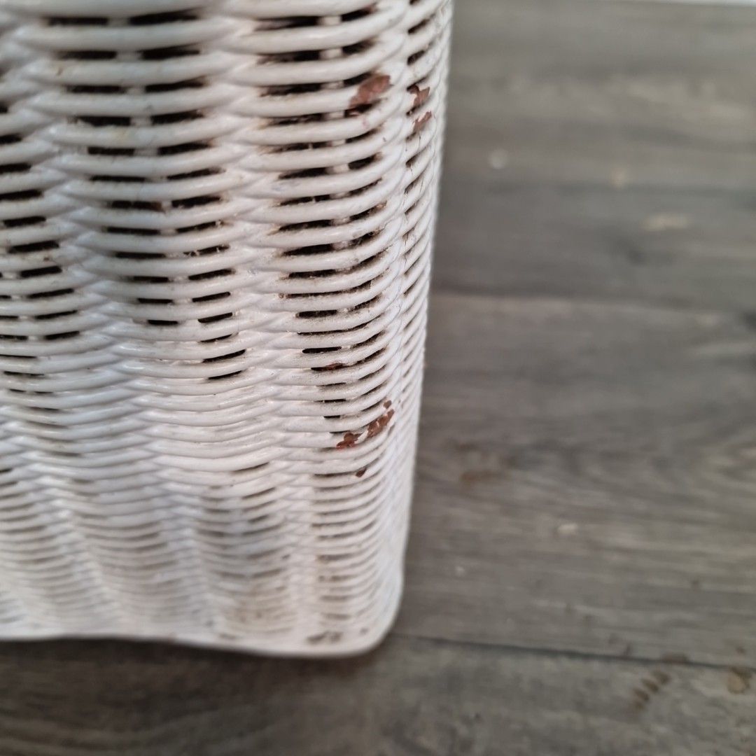 photo vinterior Vintage Loom Laundry Basket White Wicker Style Ottoman Bedroom Storage Retro Mcm