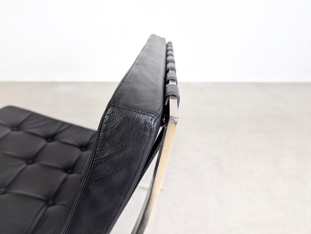 3965.0 Knoll International Barcelona Armchair By Mies Van Der Rohe, Black Leather photo