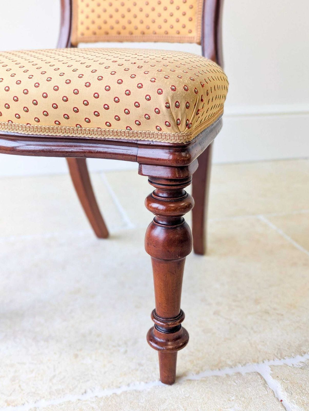 photo furniture Pair Of Antique Victorian Walnut Side Chairs C.1860