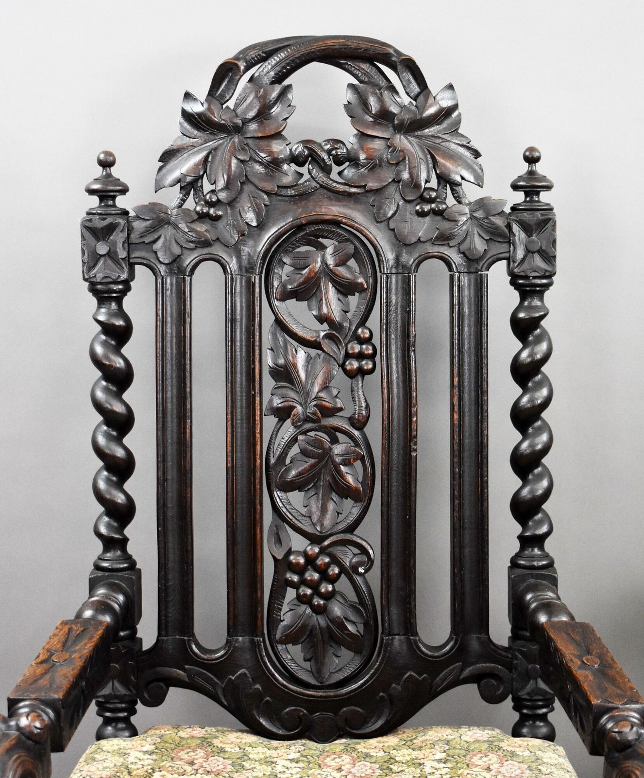Near Pair Late 19th Century Carved Throne Chairs photo vinterior