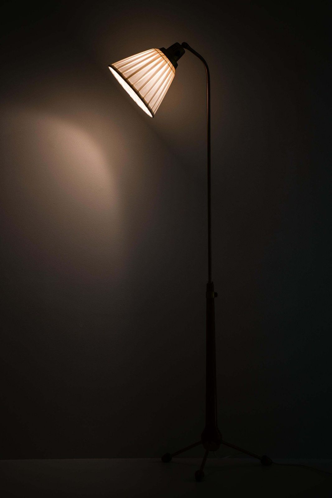 Floor Lamp In Brass And Metal By Hans Bergström, 1940s photo buy