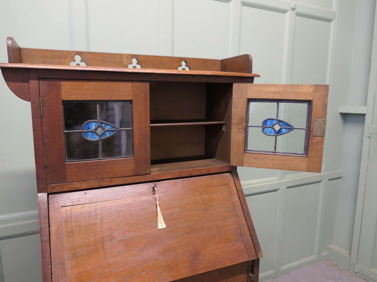 Arts & Crafts Golden Oak Stained Glass Students Bureau. photo furniture