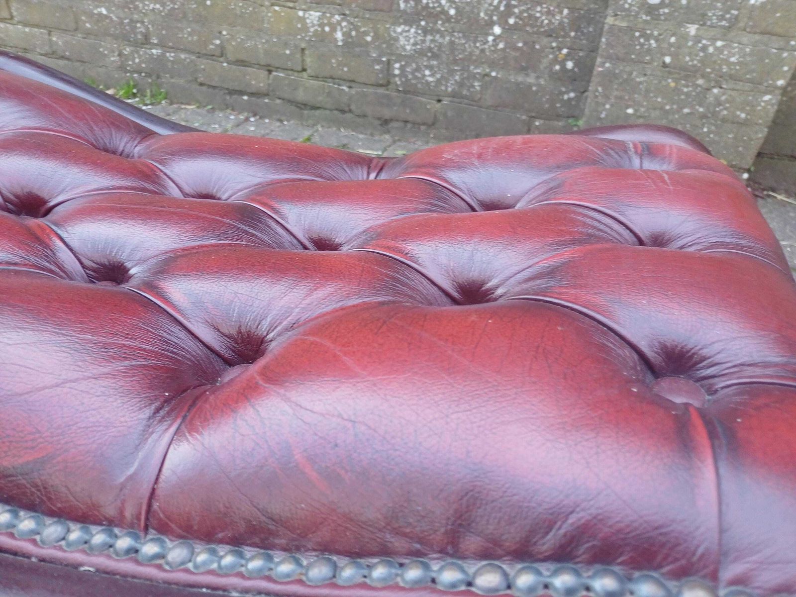 Vintage 1980s Mahogany Style Buttoned Footstool – Red Tufted Upholstery, Brass Stud Detail, Sturdy Repro Classic photo vintage