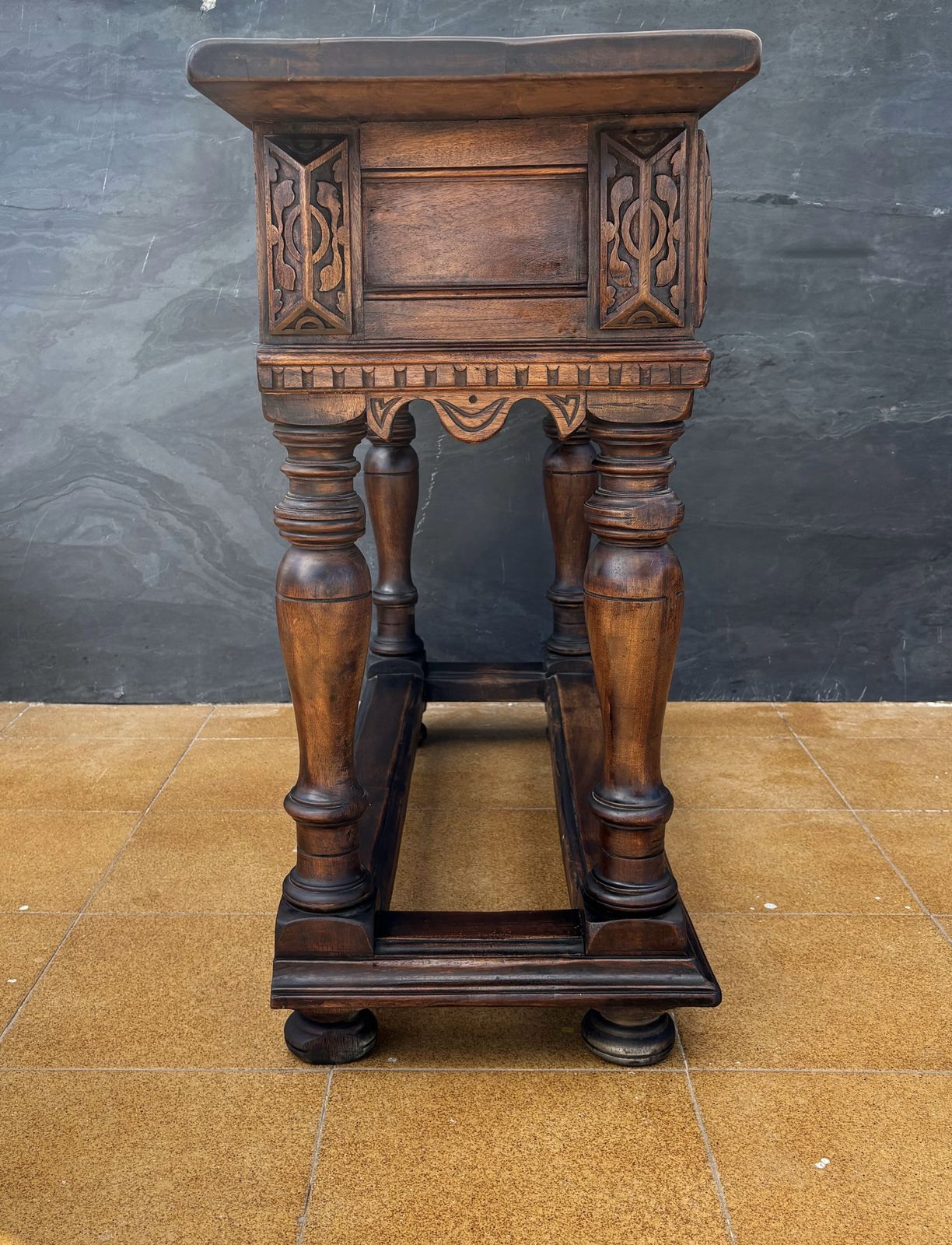Spaanse Renaissance Eiken Console met Twee Gesneden Lades, jaren 1890 photo vintage