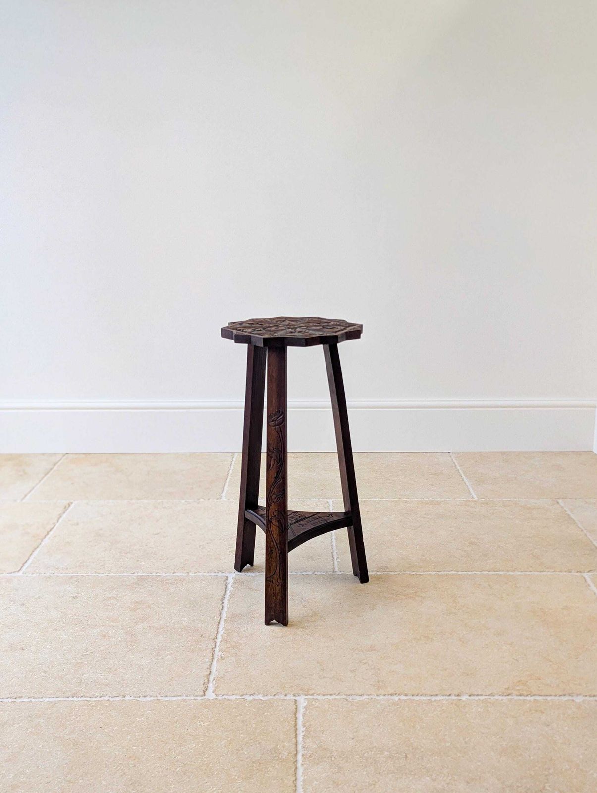 photo furniture Antique Early 20th Century Carved Oak Commemorative Occasional Table C.1920