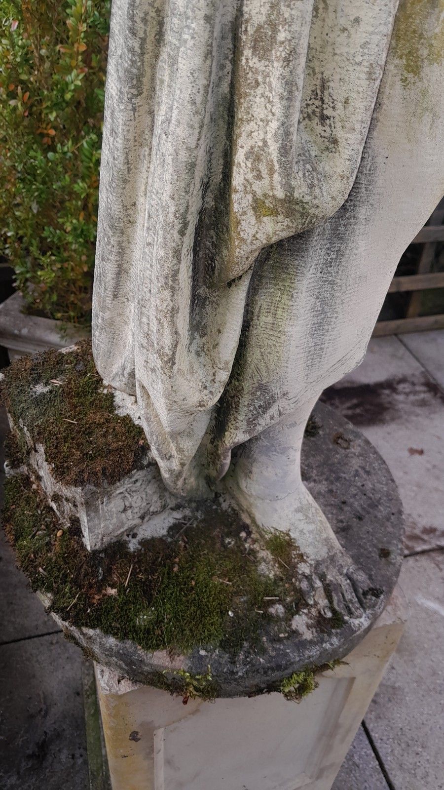 Nicely Weathered With Moss Neoclassical Life Size Stone Garden Statue Sculpture photo vintage