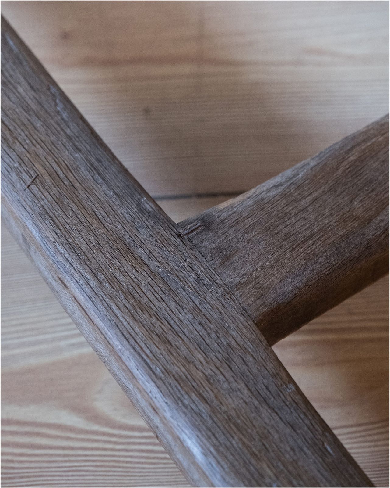 photo buy 19th Century French Oak & Pine Refectory Dining Table For 6 To 8 With 2 Drawers (939)