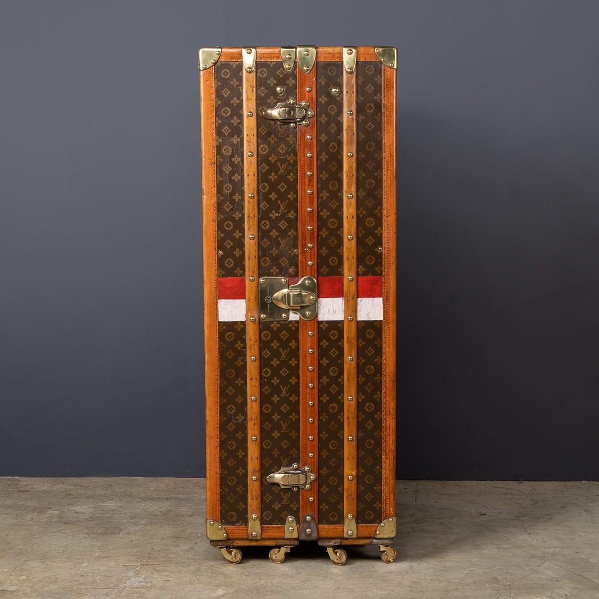 Antique 20thc Louis Vuitton Trunk In Monogram Canvas With Built In Bar photo vinterior