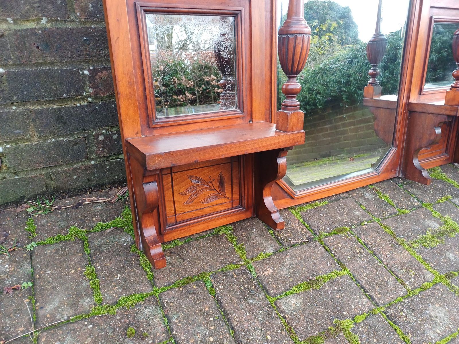 photo vinterior Antique Mahogany Over Mantel Mirror: Victorian Hall Mirror With Bevelled Glass