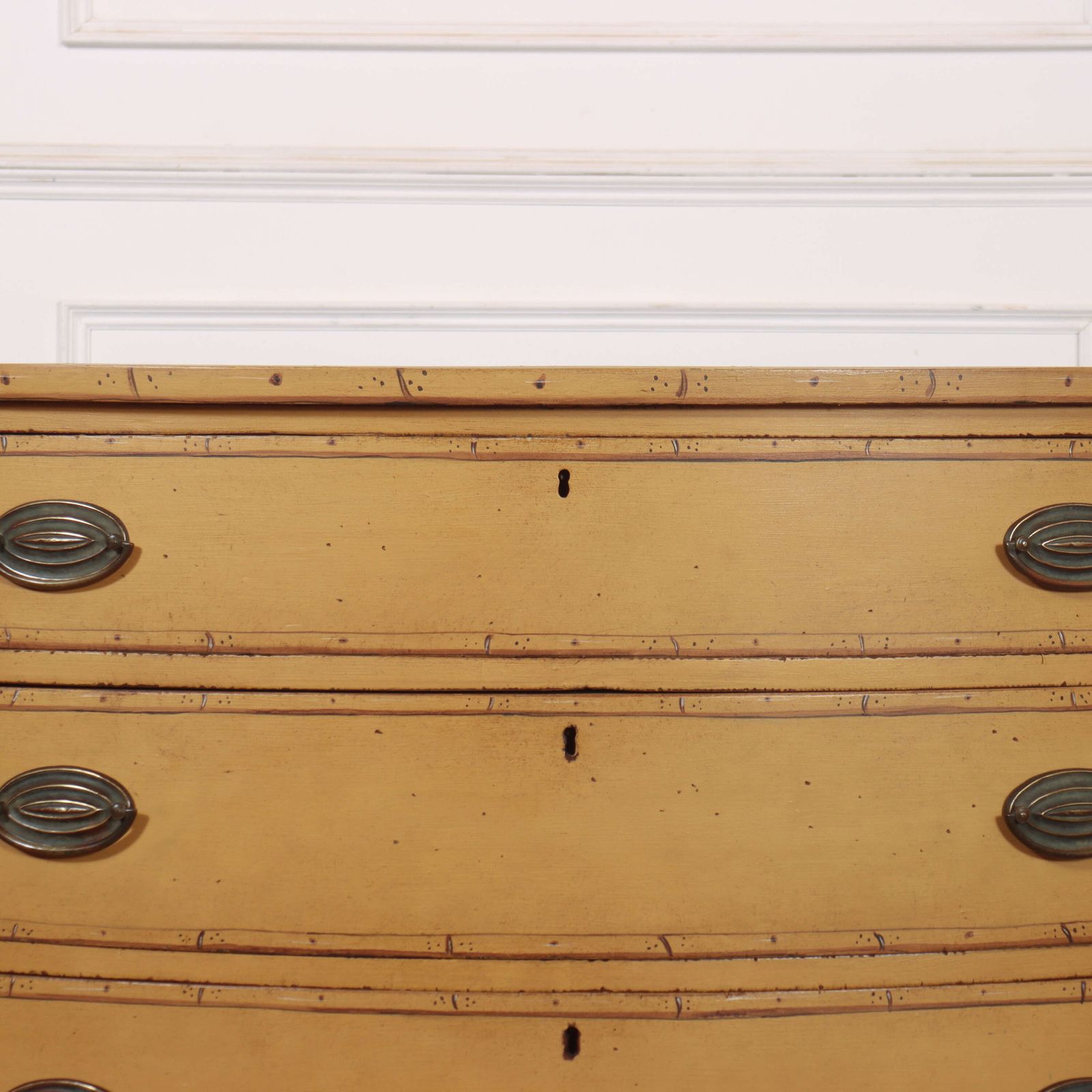Georgian Bowfront Chest Of Drawers photo vinterior