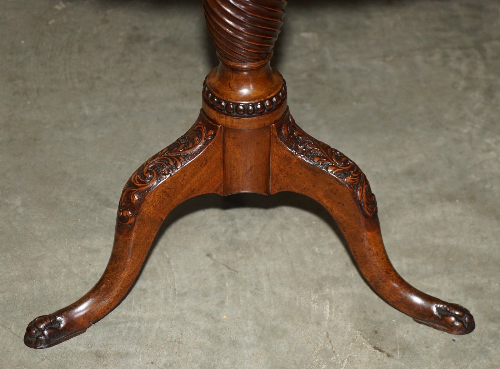 Antique Georgian Pie Crust Edge Thomas Chippendale Tilt Top Occasional Table photo vinterior