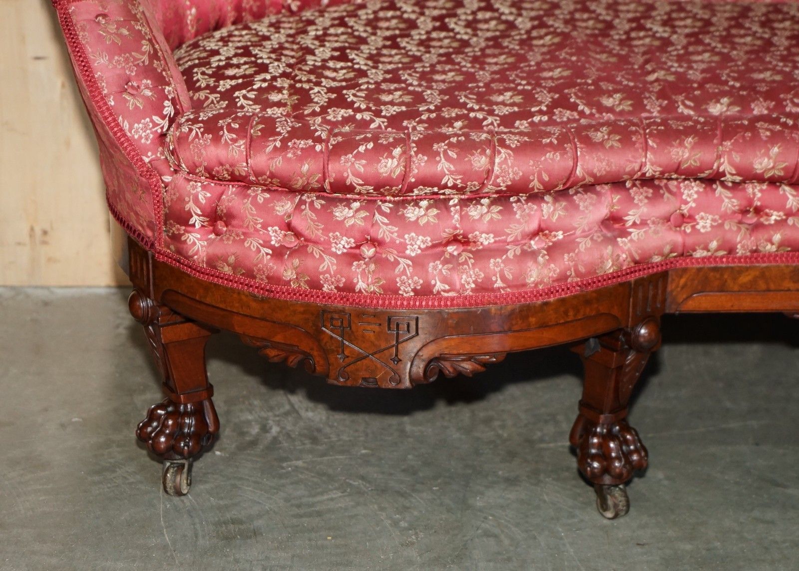 Antique Victorian Flamed Mahogany Lion Carved Sofa Or Settee Part Of A Suite photo 6950.0