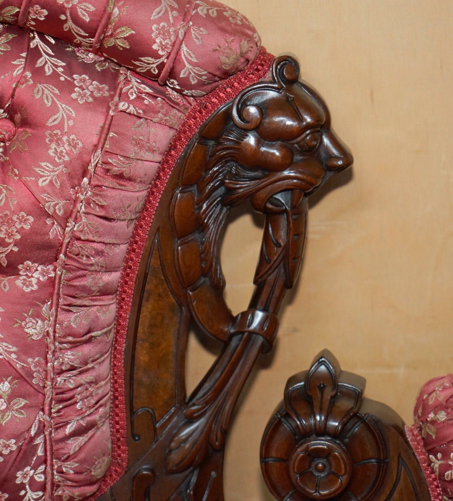6950.0 Antique Victorian Flamed Mahogany Lion Carved Sofa Or Settee Part Of A Suite photo