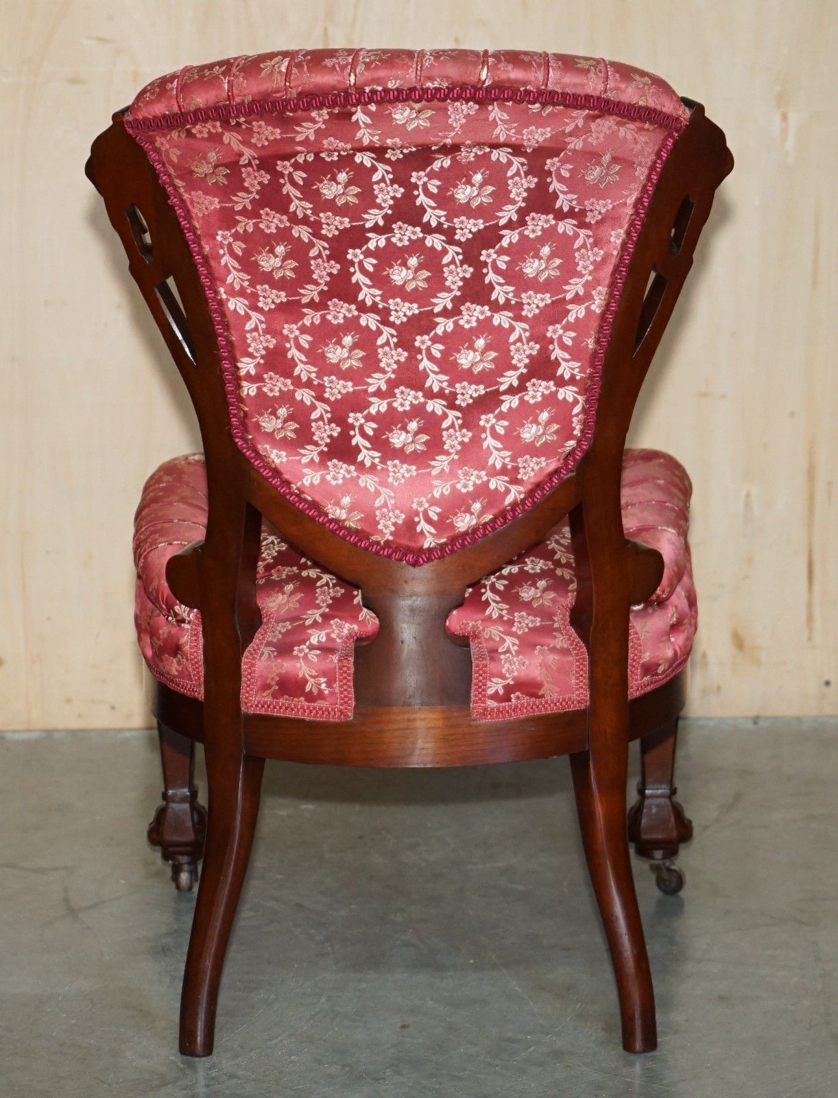 photo buy Four Antique Victorian Flamed Mahogany Lion Carved Dining Chairs Part Of A Suite
