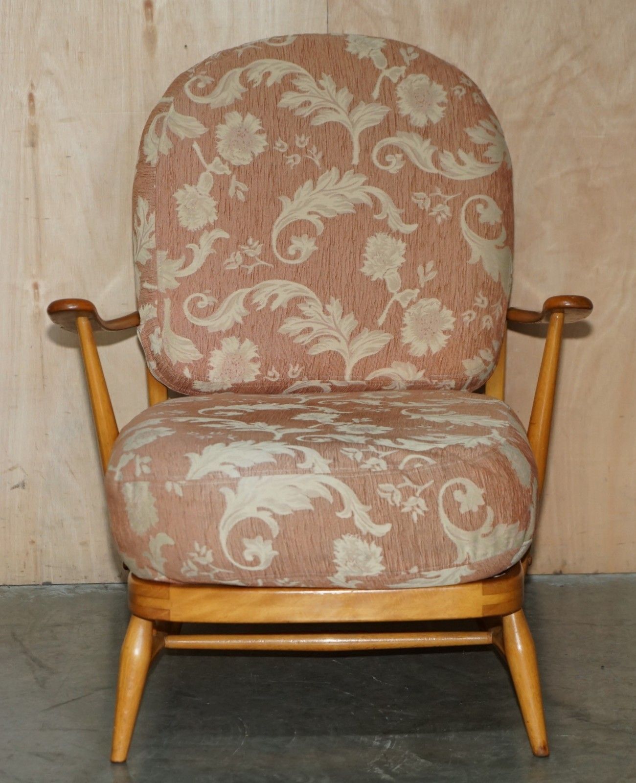 Pair Of Sublime Condition Ercol Windsor 203 Blonde Wood Armchairs Part Of Suite photo for sale