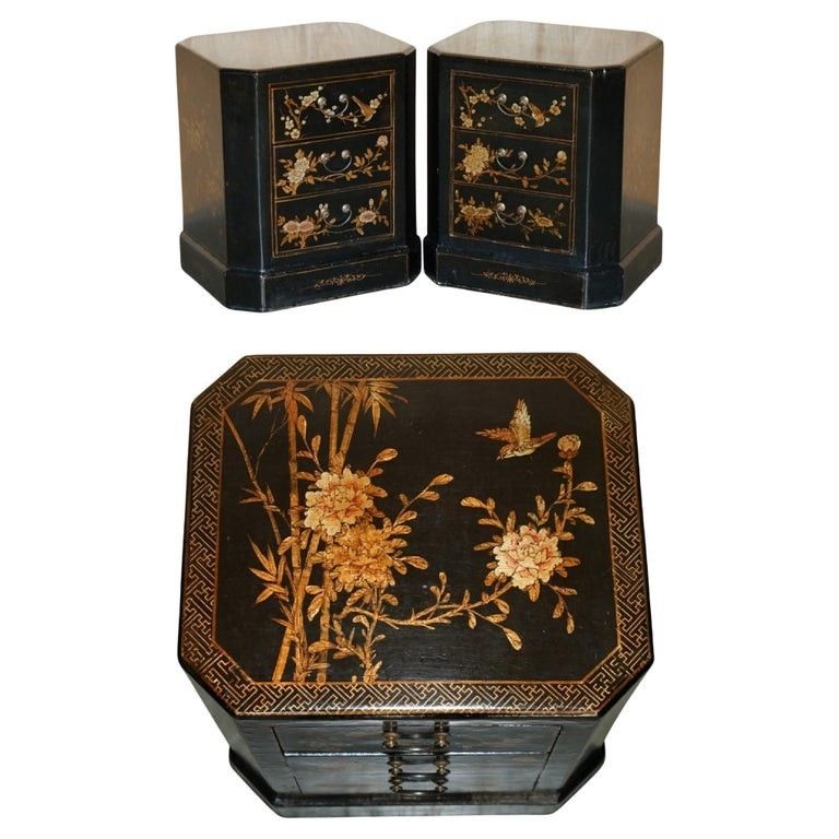 Pair Of Antique Cir 1920 Chinese Chinoiserie Lacquered & Gilt Nightstand Tables