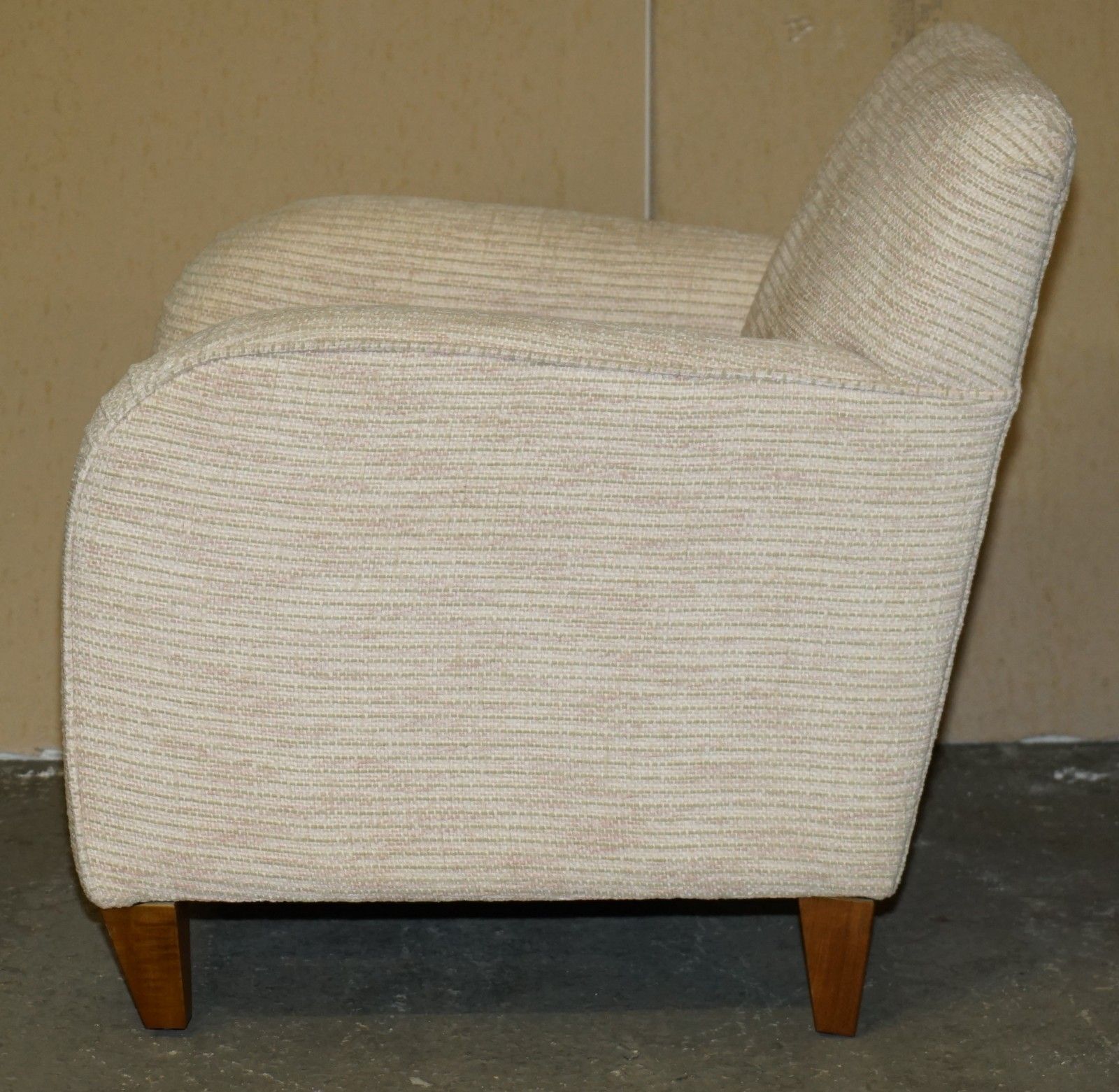 photo vintage Contemporary Modern Club Sitting Room Armchair In Nice Fabric