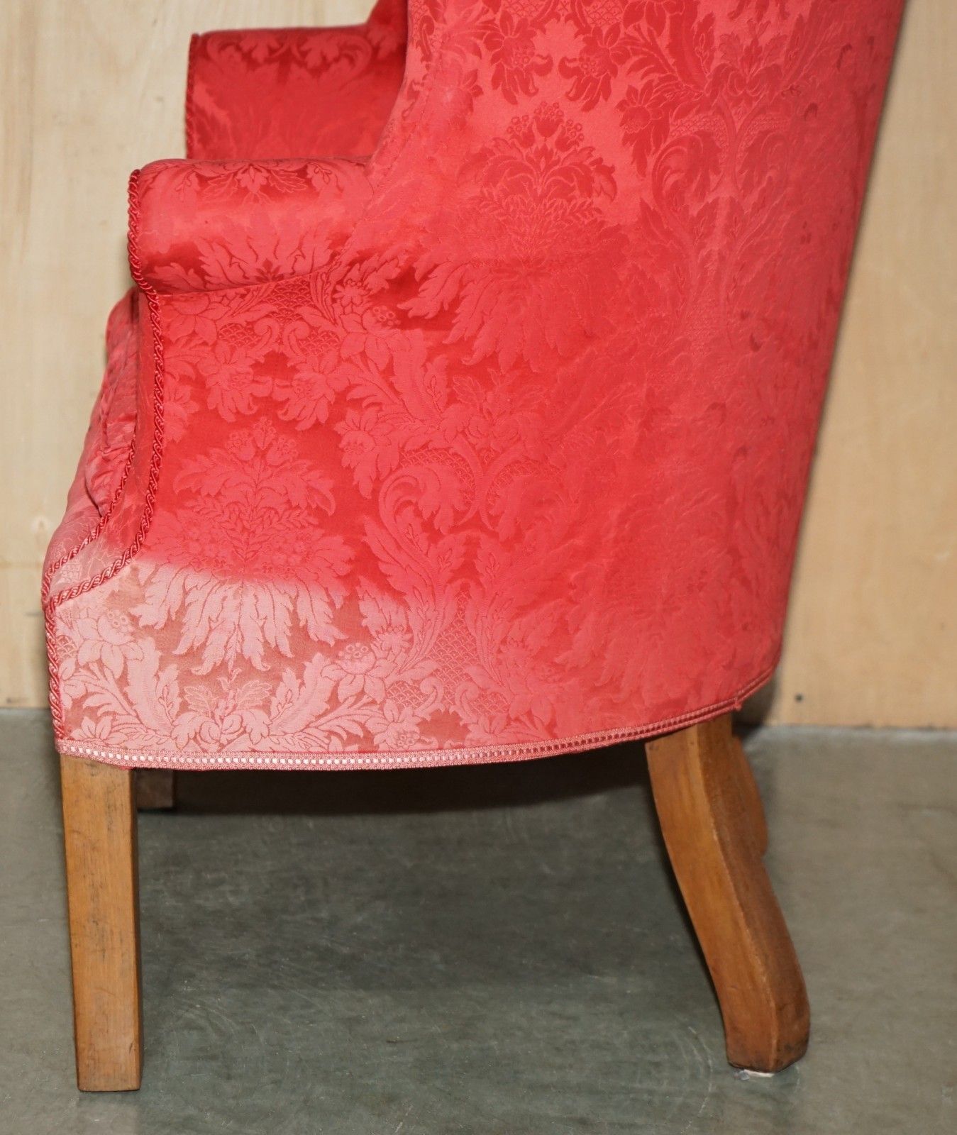 photo vinterior Fine Antique Fluted Back Victorian Damask Porters Windback Barrel Armchair