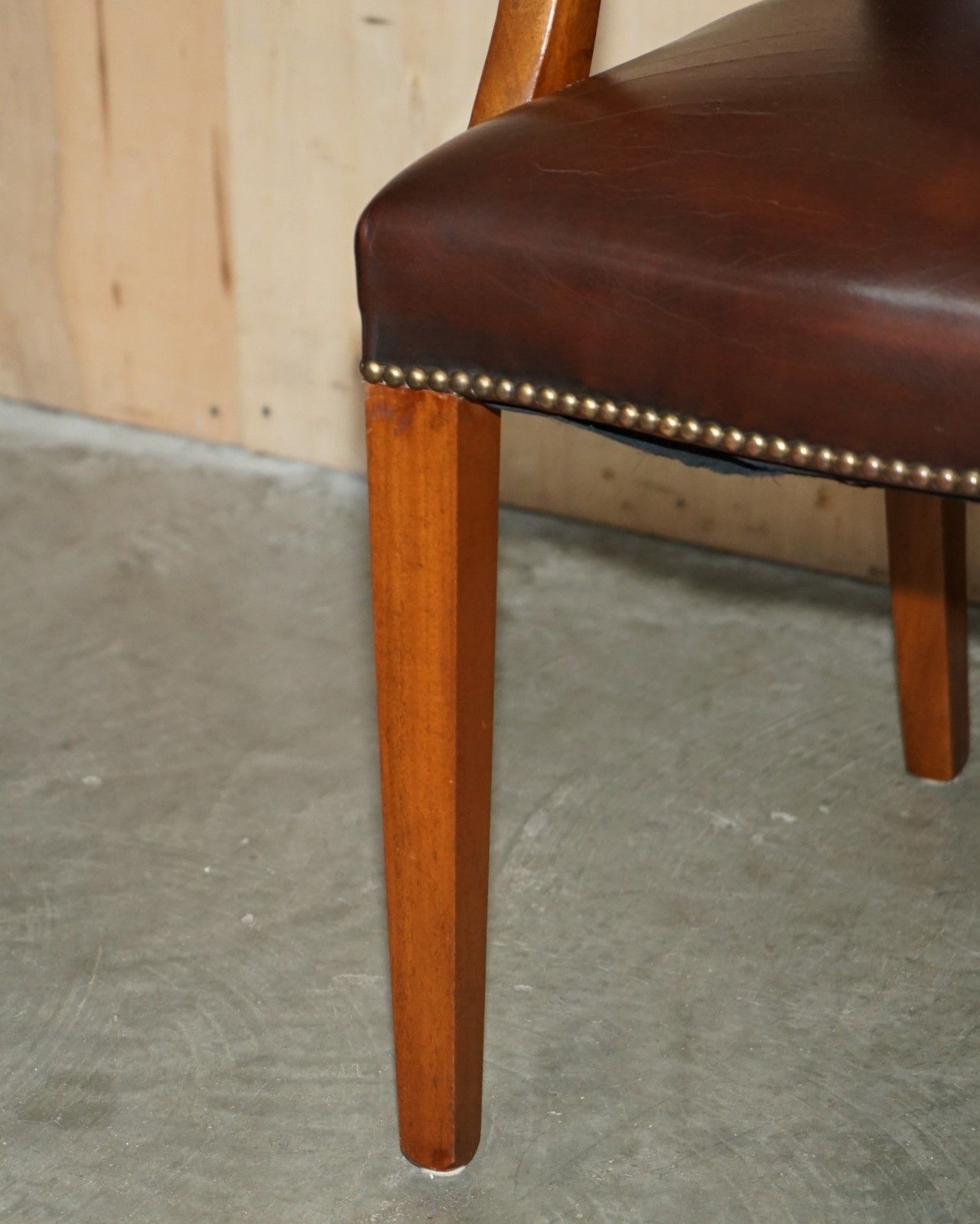 photo furniture George II Style Chesterfield Brown Leather Gainsborough Carver Office Armchair