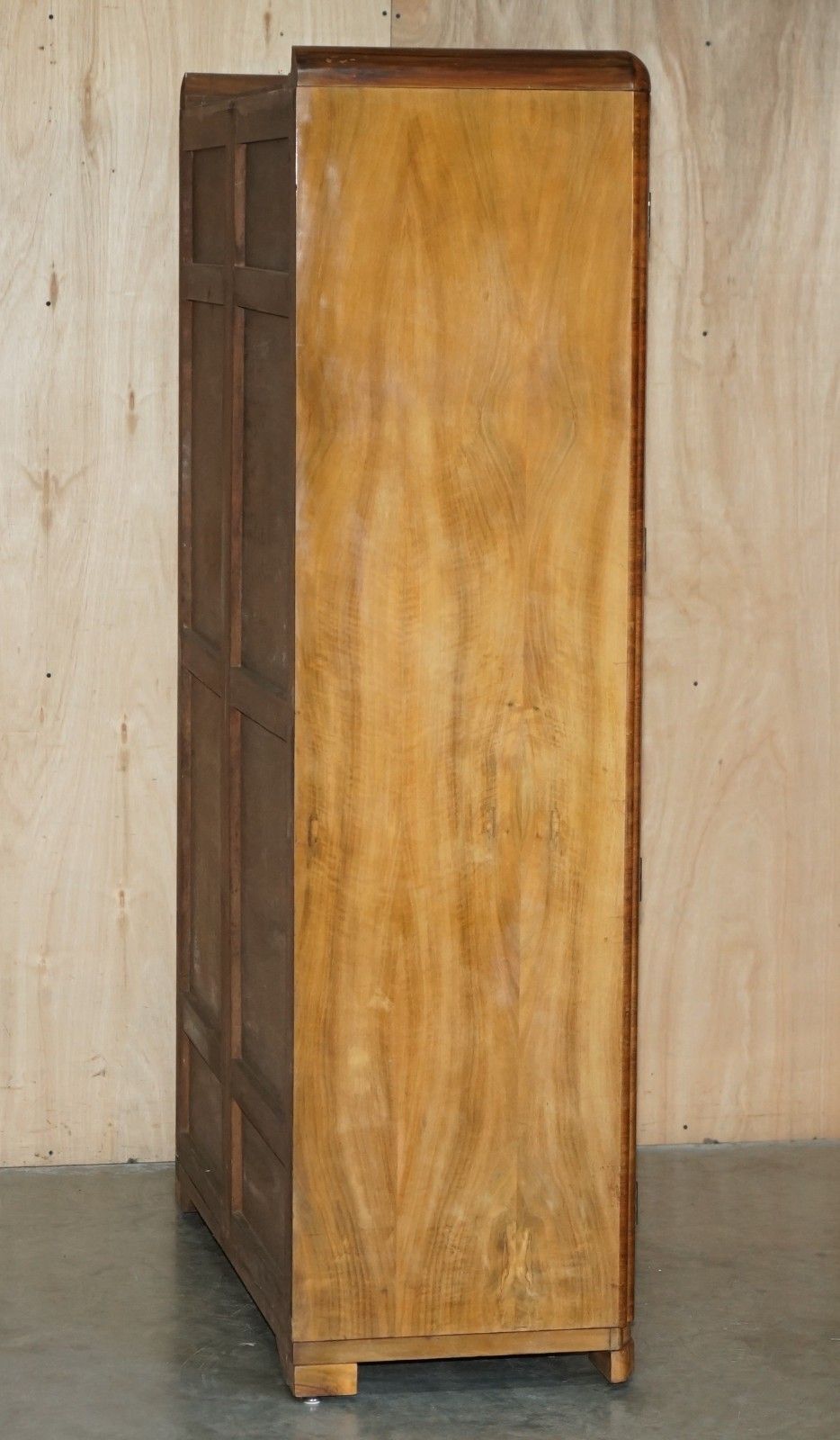 photo vinterior Antique Art Deco Circa 1930's Satin Burr Walnut Double Wardrobe Part Of Suite