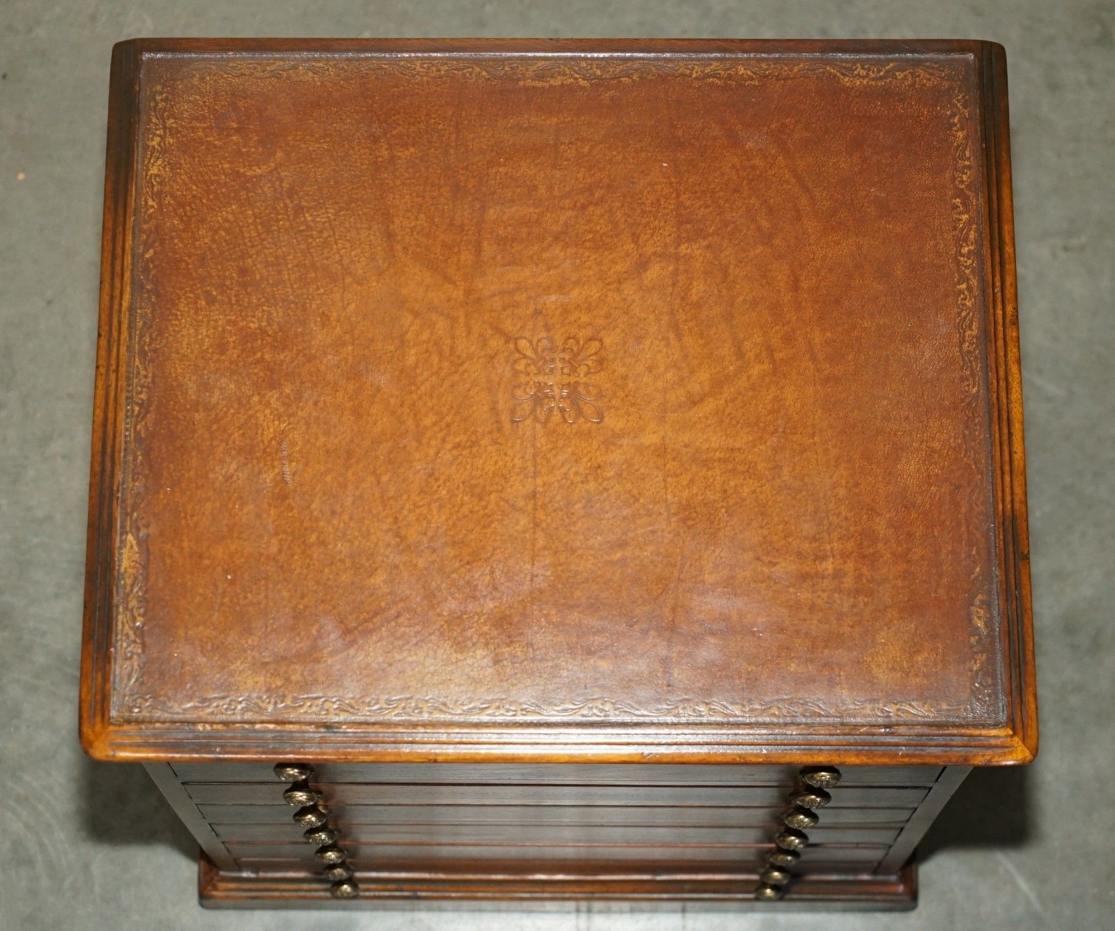 Unique Pair Of Lockable Theodore Alexander Nightstand Collectors Drawers Tables photo 1950.0
